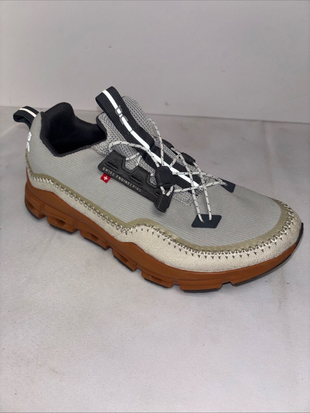 Size 8  - Women On Cloudaway Glacier/Pecan light grey mesh upper Orange Sole